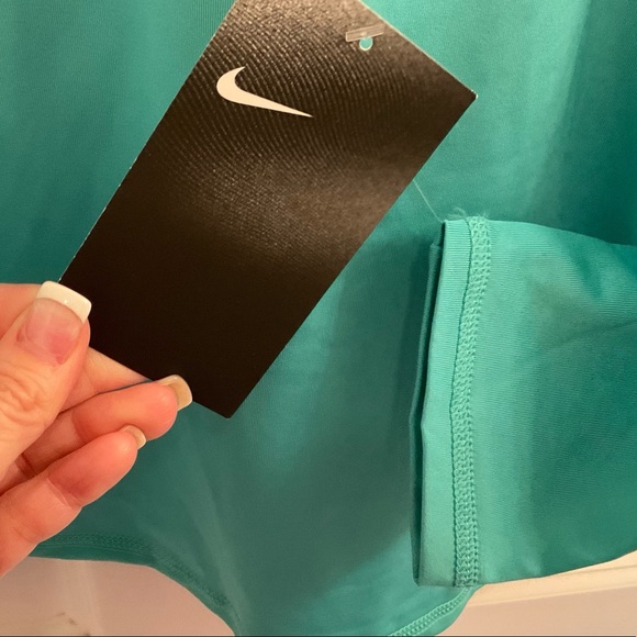 Nike Swim Long Sleeve Rush Guard Top - NWT - Size Large - Picture 6 of 10